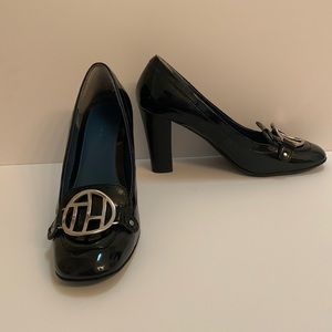 Tommy Hilfiger Womens size 8.5 black patent leather pumps